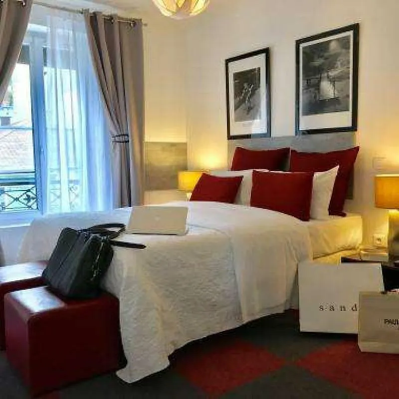*** Hotel Hôtel Clairefontaine Paris França