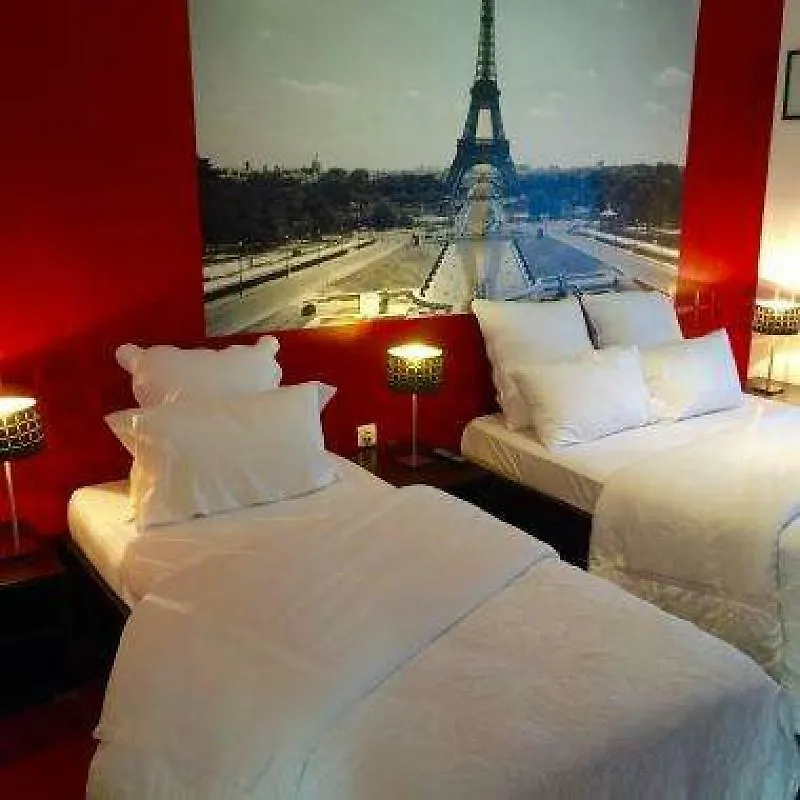 Hotel Hôtel Clairefontaine Paris