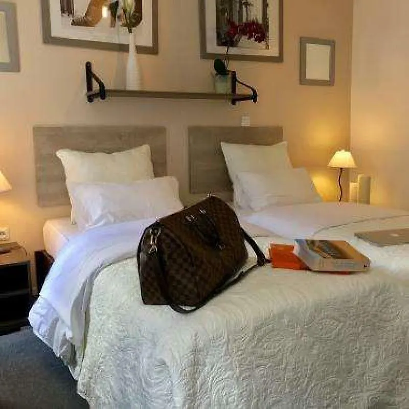 Hôtel Clairefontaine Paris 3*,