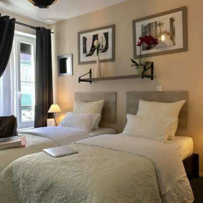 Hotel Hôtel Clairefontaine Paris