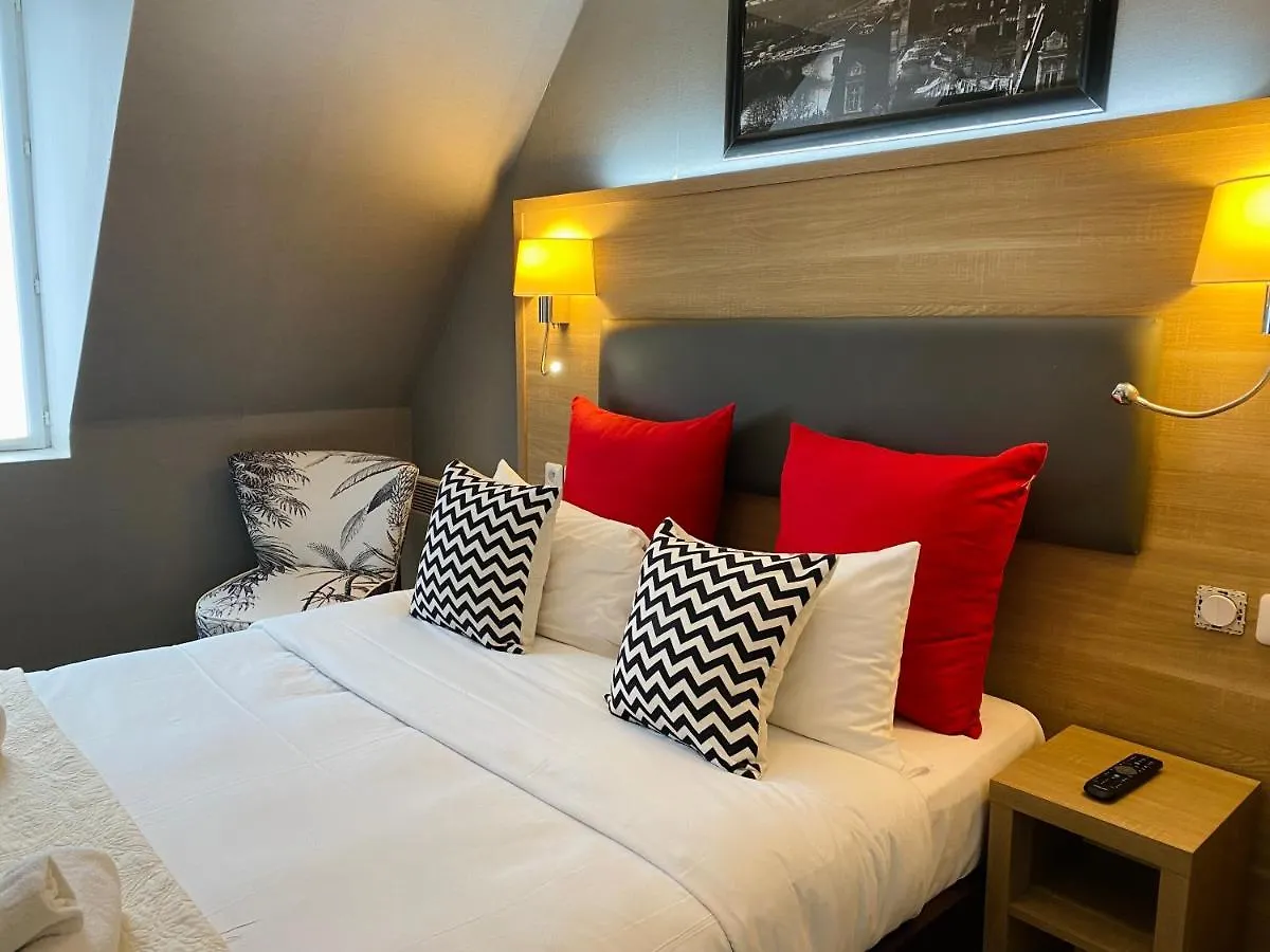 פריז Hotel Clairefontaine 3*,  צרפת