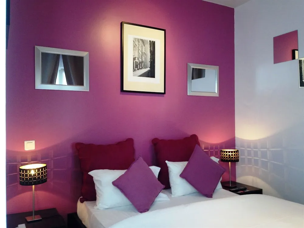 פריז Hotel Clairefontaine צרפת